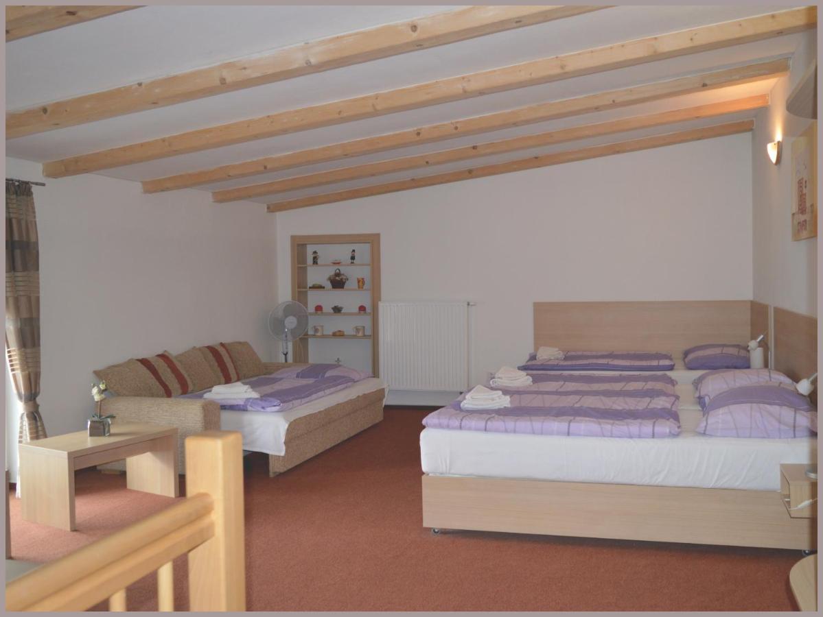 Apartmany Tiva Ostrava Luaran gambar